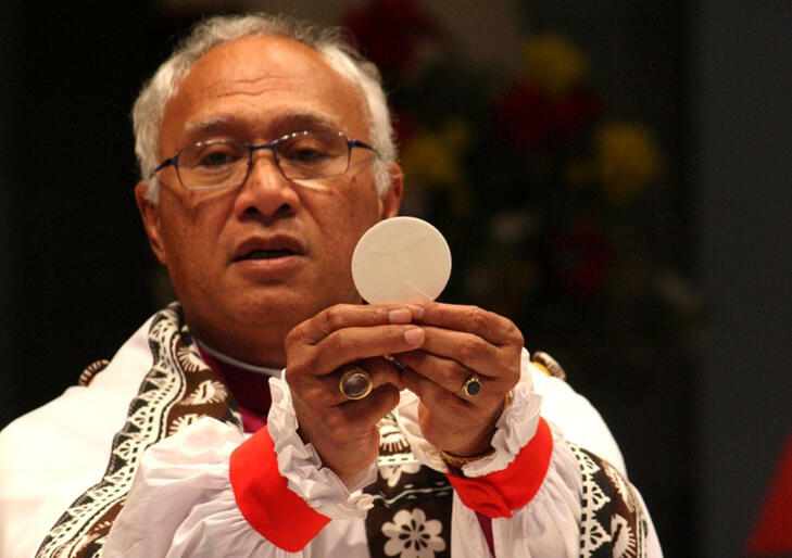 Bishop Winston Halapua celebrating the Eucharist at Auckland's Holy Trinity Cathedral in July 2009.