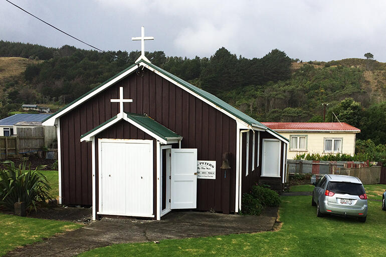 St Peter's-by-the-Sea in Mokau is a co-operating parish serving the communities of Piopio, Aria and Mokau.