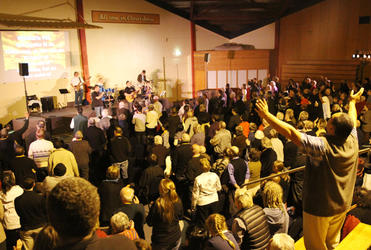 Evening worship at the Common Life Mission conference.