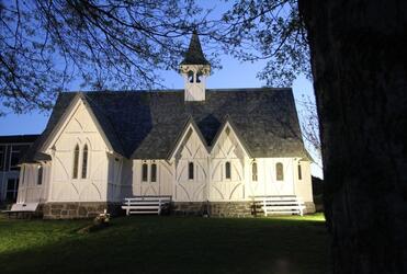 The icon of St John's College - the collegiate chapel, by moonlight.