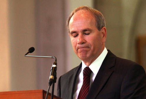 Auckland Mayor Len Brown: "Christchurch, I have a message for you. Auckland has never been closer to you."