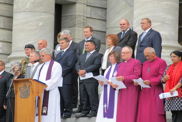  Church leaders and politicians join for the Wellington remembrance. 