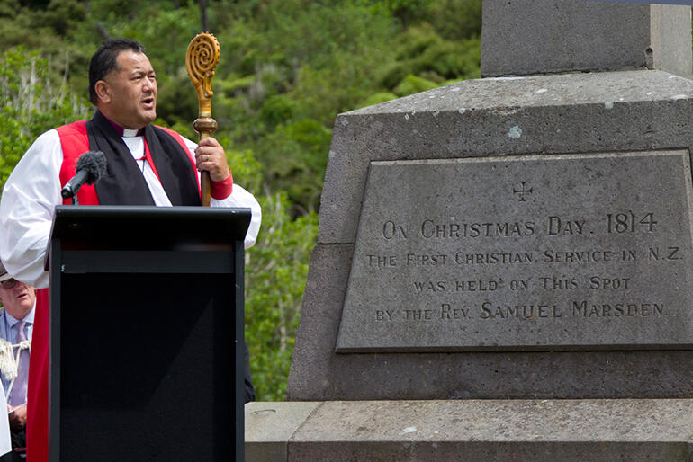 Bishop Kito Pikaahu, clutching his newly found crozier, Te Take ki Oihi, welcomes the congregation.