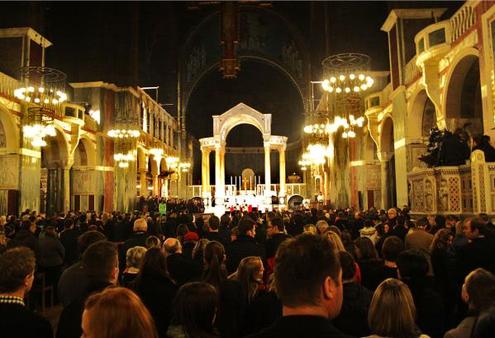 London Kiwis gather for the Christchurch vigil at Westminster Cathedral. Photo: Luton Anderson