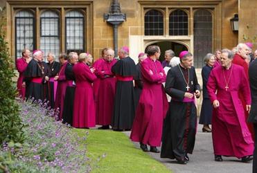 Catholic and Anglican bishops gather at Lambeth Palace to await the arrival of the Pope on September 17. Photo, Chris Ison/PA Wire)