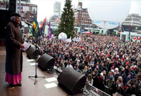 Archbishop Desmond Tutu addresses the crowd in Copenhagen.