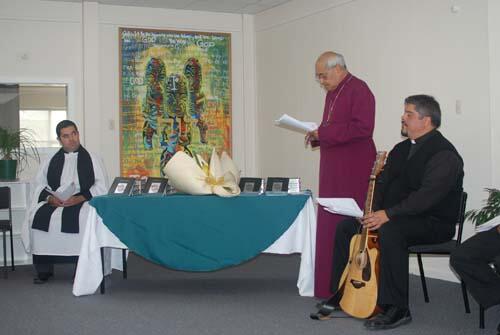 Archbishop Brown Turei blesses Te Paipera Tapu at the launch in Gisborne.  