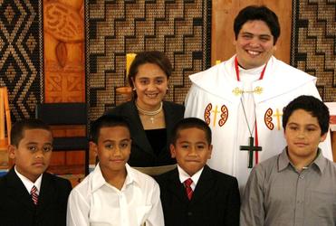 'Ala and Michael Tamihere with their four children (from left:) Edwin, Daniel, Bruce and Toka.