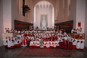 Massed cathedral choirs in Wellington Cathedral of St Paul.
