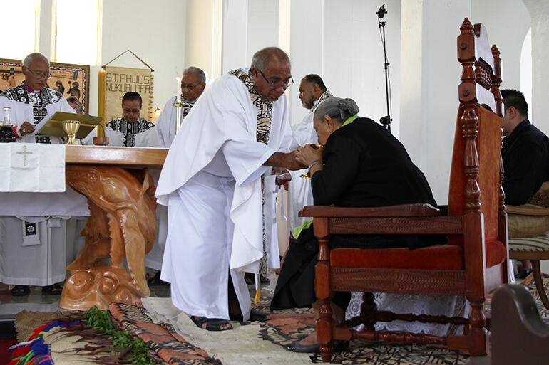 Here's Joe serving the chalice to the Tongan Queen Mother, Her Majesty Queen Halaevalu Mata’aho, at the rededication of St Paul's Nuku'alofa.
