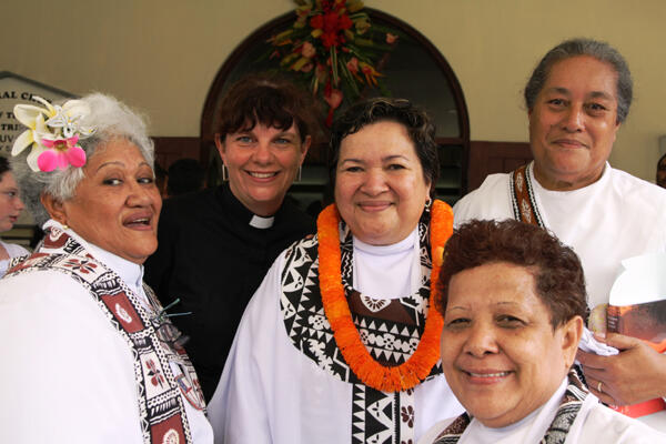 Brenda Reid Sio with some supporters. From left: Archdeacons Taimalelagi and Carole Hughes, and Ema Hala'api'api and Amy Chambers Brenda Reid Sio with some supporters. From left: Archdeacons Taimalelagi and Carole Hughes, and Ema Hala'api'api and Amy Chambers