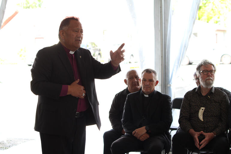 Bishop Te Kitohi Pikaahu pays respects as Catholic Bishop of Christchurch Michael Gielen, and former Christchurch Mayor Garry Moore look on.