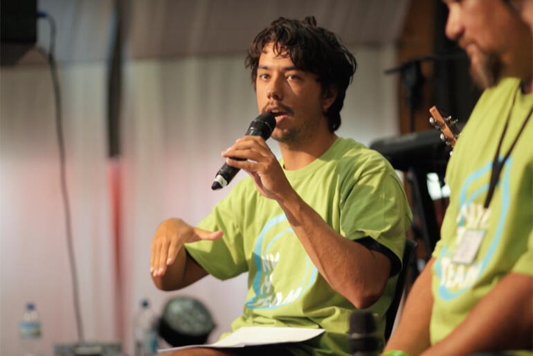 Jesse Duckworth offers words of wisdom to the festival crowd. Jesse Duckworth offers words of wisdom to the festival crowd.