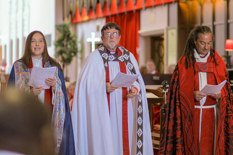 Bishop Eleanor Sanderson, Archbishop Philip Richardson and Bishop Justin Duckworth led the service of thanksgiving. Bishop Eleanor Sanderson, Archbishop Philip Richardson and Bishop Justin Duckworth led the service of thanksgiving.