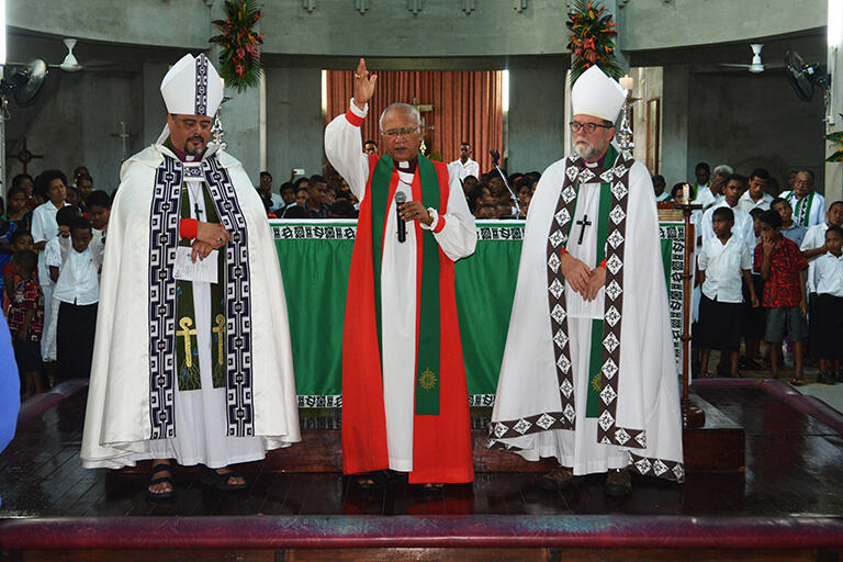 Archbishop Winston pronounces the blessing. He is flanked by Archbishops Don Tamihere (left) and Philip Richardson. Archbishop Winston pronounces the blessing. He is flanked by Archbishops Don Tamihere (left) and Philip Richardson.