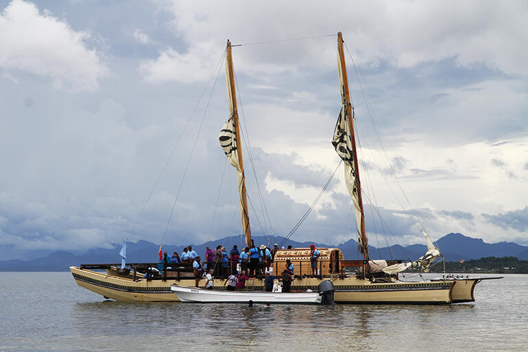 The Uto Ni Yalo prepares to head back to the mainland. The Uto Ni Yalo prepares to head back to the mainland.