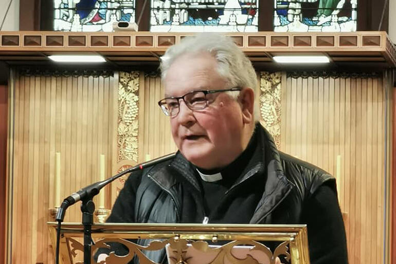 Fr Hugh Bowron presents his paper on the theology of sacrifice in Anglo-Catholic understandings of the Eucharist. Fr Hugh Bowron presents his paper on the theology of sacrifice in Anglo-Catholic understandings of the Eucharist.