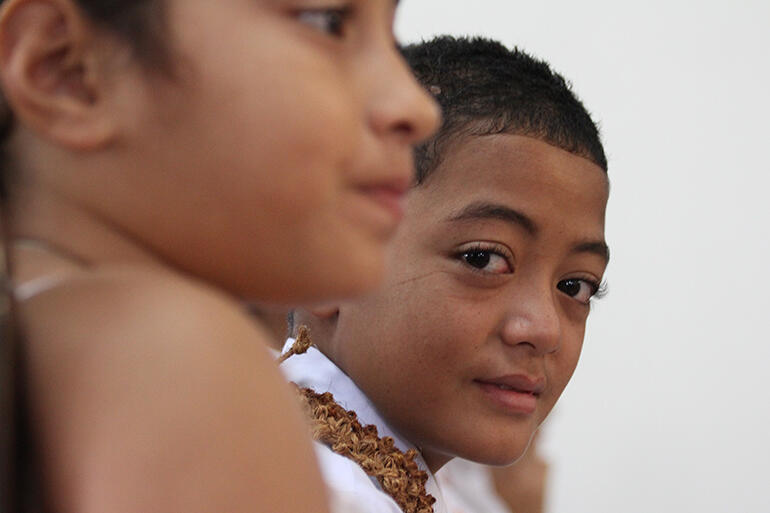 That's confirmation candidate Geoffre Talanoa eyeing the camera.