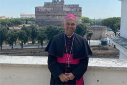 ++Pacific raises seas with Pope