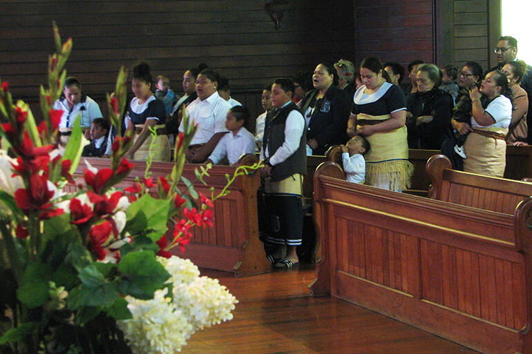 'Ofa ki he Laumalie Ma'oni'oni - the Tongan Anglican congregation which meets at Holy Trinity Otahuhu. (TMB photo.) 'Ofa ki he Laumalie Ma'oni'oni - the Tongan Anglican congregation which meets at Holy Trinity Otahuhu. (TMB photo.)