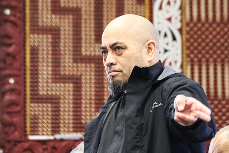 Archdeacon Arthur Hokianga led the speeches for the manuhiri.