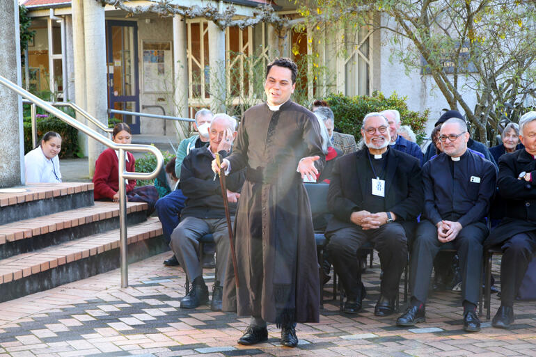 Pa Cruz Karauti-Fox welcomes the hui and invites Anglo-Catholics to carefully look to the past. Pa Cruz Karauti-Fox welcomes the hui and invites Anglo-Catholics to carefully look to the past.