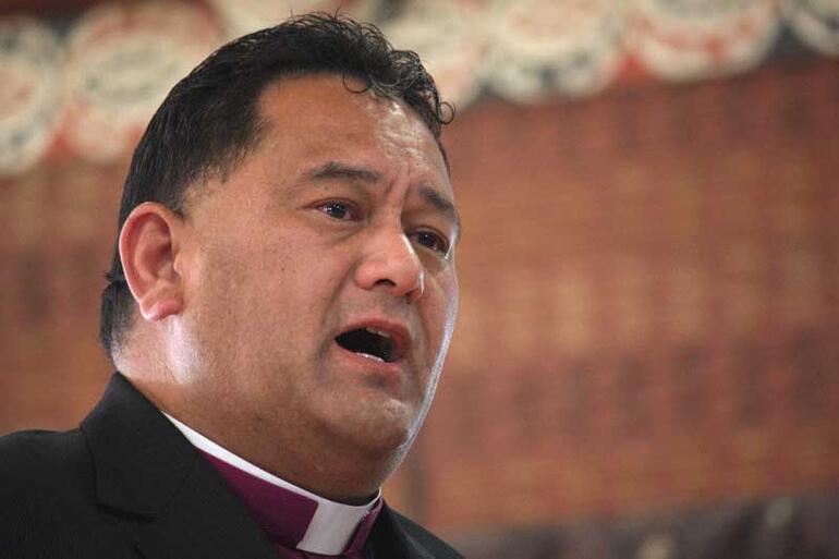 Bishop Kito Pikaahu led the speeches for the manuhiri. Bishop Kito Pikaahu led the speeches for the manuhiri.
