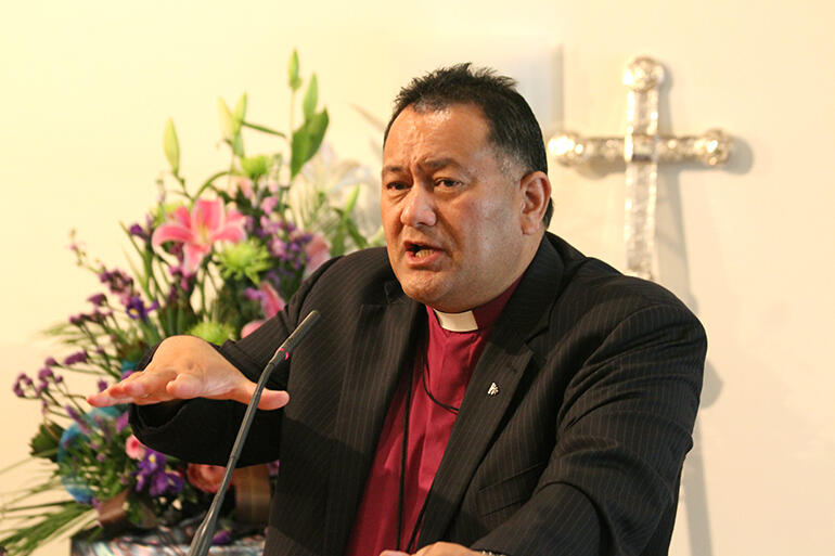 Bishop Kito gives notice of a bill calling for a meeting between IDC and Runanganui before each General Synod. Bishop Kito gives notice of a bill calling for a meeting between IDC and Runanganui before each General Synod.