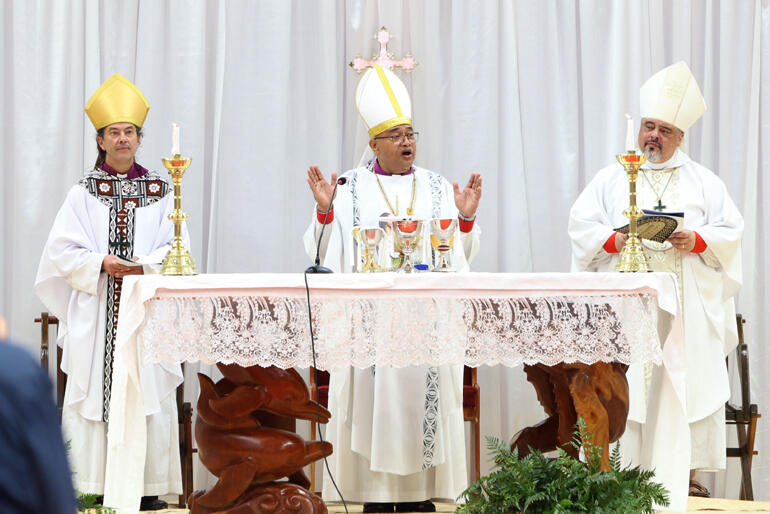 L-R: Archbishop Justin Duckworth, Archbishop Sione Ulu'ilakepa and Archbishop Don Tamihere preside at General Synod Te Hīnota Whānui 2026.
