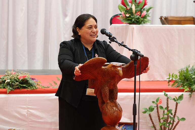 Te Pīhopatanga o Aotearoa Archdeacon for Leadership, Dean Ruihana Paenga prepares to open the equity talanoa in prayer.