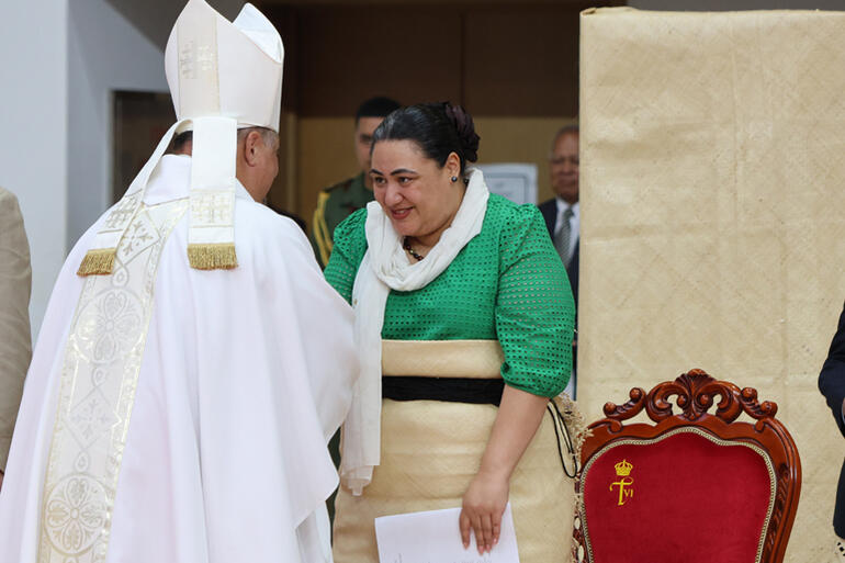 Archbishop Don Tamihere and HRH Princess Sinaitakala Tukuʻaho share the peace of Christ.