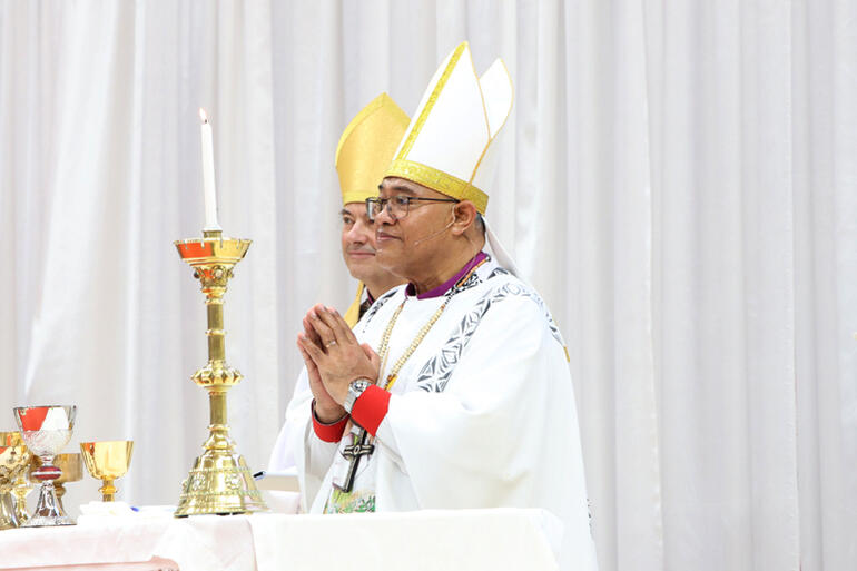 Archbishop Sione Ulu'ilakepa commences the Opening Eucharist of Te Hīnota Whānui the 67th General Synod.
