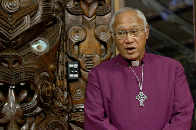 Archbishop Winston Halapua calls on synod to recall the love of Christ that binds the three Tikanga church together. Archbishop Winston Halapua calls on synod to recall the love of Christ that binds the three Tikanga church together.