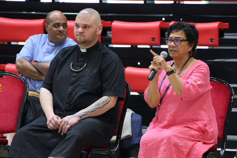 Amohaere Lady Parata offers her iwi management view as Ven Zhane Tiopira Tāhau and Rev Sione Vaka listen in.