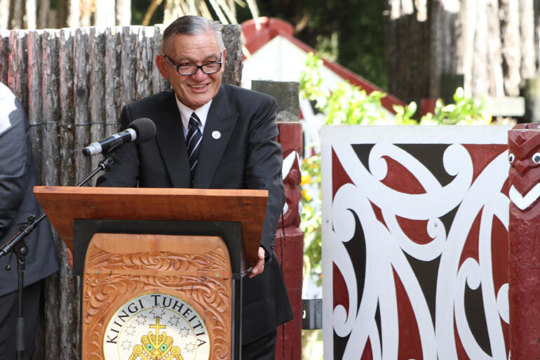 Kingi Tuheitia addresses those gathered for the service.