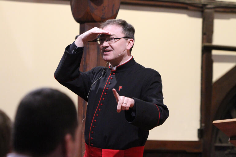 Dean of Dunedin very Rev Dr Tony Curtis opens up the story of the woman at the well from John 4:4–26. Dean of Dunedin very Rev Dr Tony Curtis opens up the story of the woman at the well from John 4:4–26.