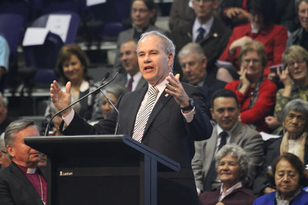 Mayor Len Brown offers a welcome from the Super City.