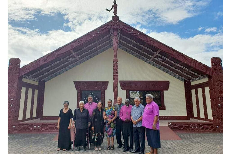 The Sentamus join Kiingitanga hosts in front of Mihingaarangi at Turangawaewae. The Sentamus join Kiingitanga hosts in front of Mihingaarangi at Turangawaewae.