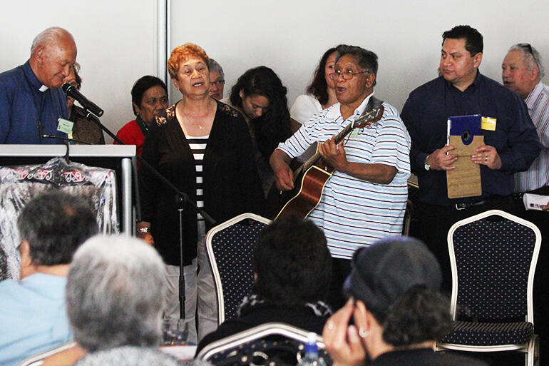 The Rev Potene Coleman leads a Te Waipounamu waiata.