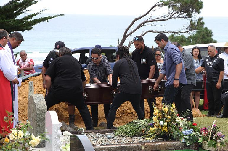 Aorangi urupa is on a headland, overlooking the beach at Whangaparaoua.