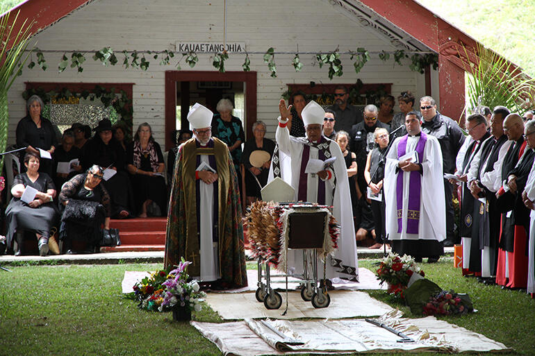 Archbishop Winston Halapua pronounces a blessing.