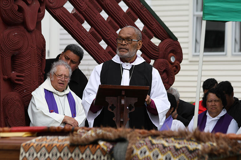 Bishop Api Qiliho delivers a message of condolence from Archbishop Winston Halapua. Bishop Api Qiliho delivers a message of condolence from Archbishop Winston Halapua.
