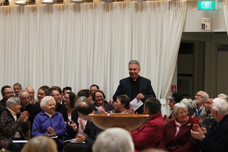 Dean Lawrence acknowledges the support. Dean Lawrence acknowledges the support.
