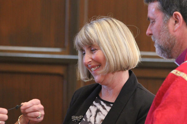 Belinda and Philip Richardson delight in the reception. Belinda and Philip Richardson delight in the reception.