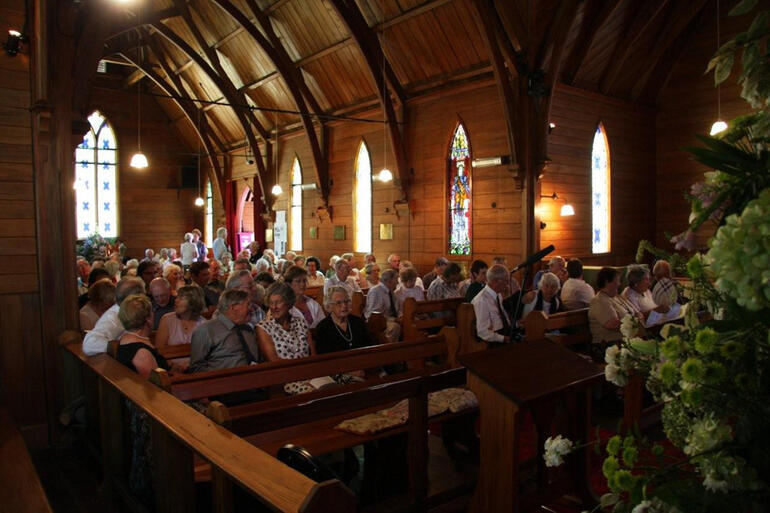 Half an hour before Waiapu's anniversary kick-off and Christ Church Pukehou is full, awaiting only the clergy procession. Half an hour before Waiapu's anniversary kick-off and Christ Church Pukehou is full, awaiting only the clergy procession.