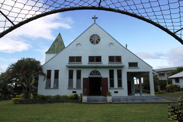 The main entrance to all Saints' Apia. An Easter Saturday afternoon shot.