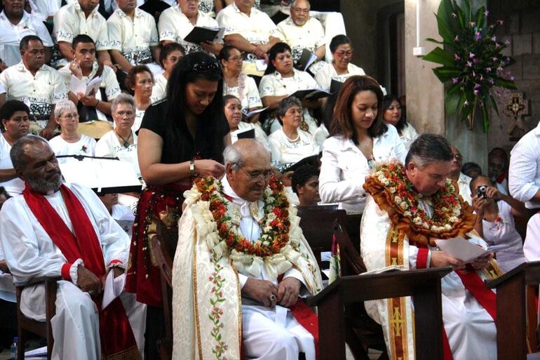 As the service drew to a close, garlands of honour were draped around the two archbishops from Aotearoa New Zealand. As the service drew to a close, garlands of honour were draped around the two archbishops from Aotearoa New Zealand.