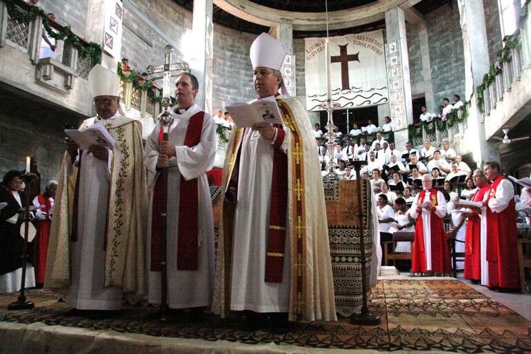 The installation service begins. The massed choir sat on special tiered scaffolding seats behind the altar.