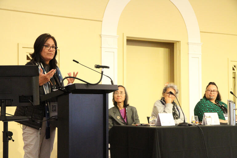 Rev Canon Cordelia Eaton (EC Navajoland) speaks as Kwok Pui Lan, Jenny Te Paa Daniel & Susan Wallace look on. Rev Canon Cordelia Eaton (EC Navajoland) speaks as Kwok Pui Lan, Jenny Te Paa Daniel & Susan Wallace look on.