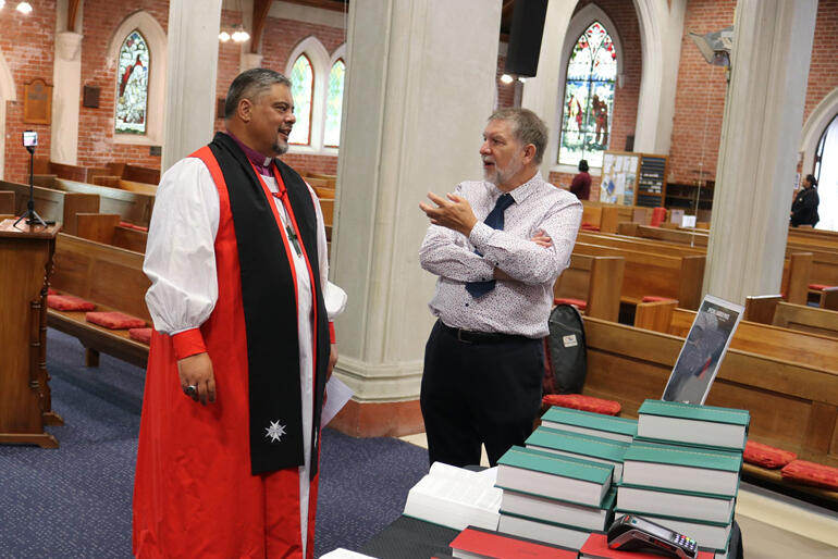 Pīhopa o Aotearoa Archbishop Don Tamihere discusses the Diglot project with Bible Society Translations Director Stephen Pattemore. 